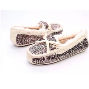 UGG SYMONA FRILL METALLIC TEEED SURDE SLIPPERS